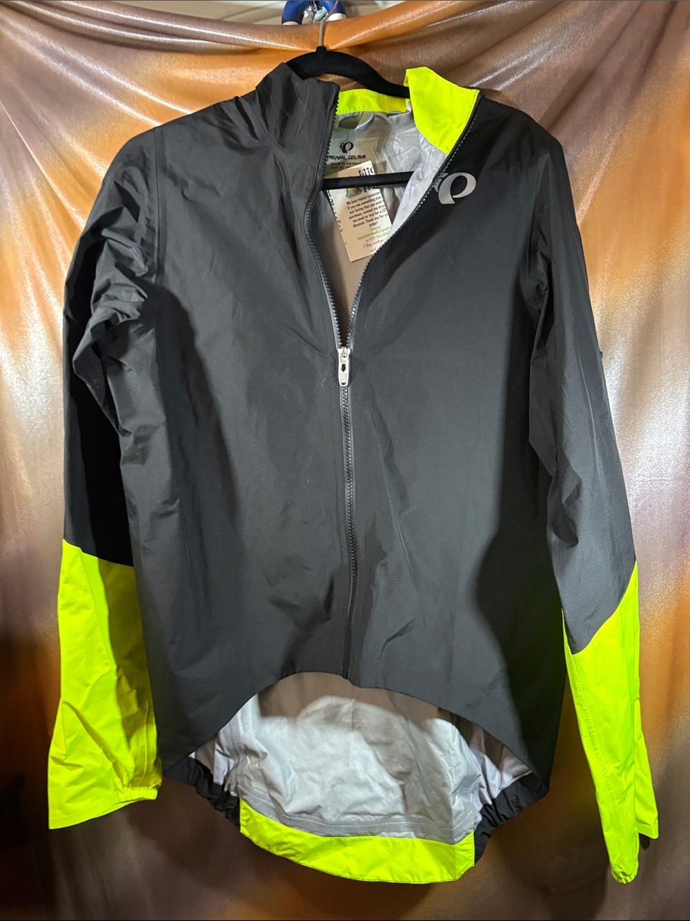 Pearl Izumi Black with Hi-Vis Yellow Cycling Windbreaker long tail Jacket 137